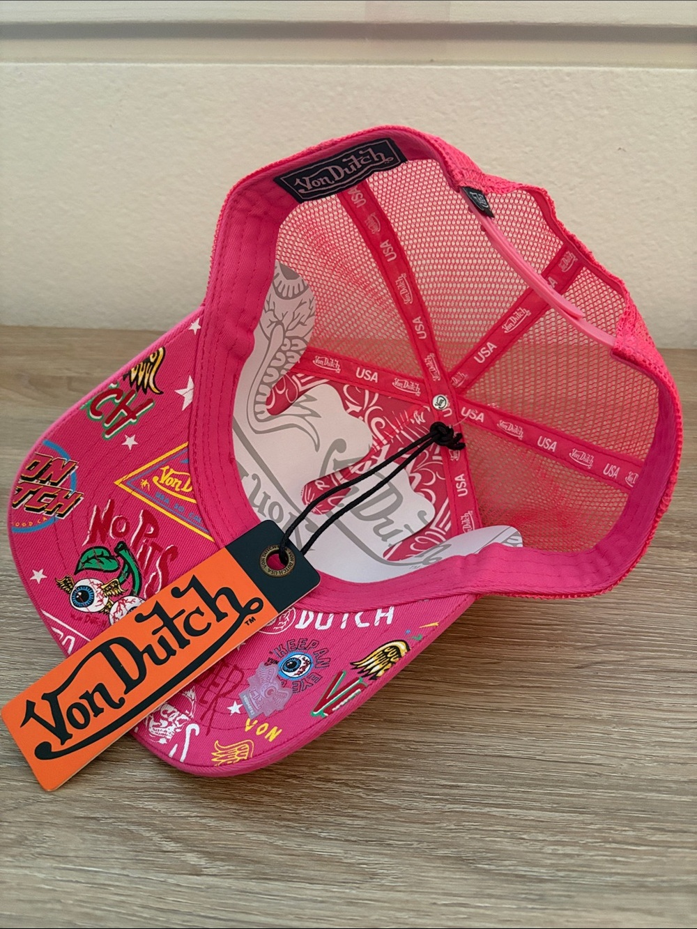 Von Dutch Hot Pink Logo Trucker Hat with Colorful Patch Prints - Picture 4 of 6